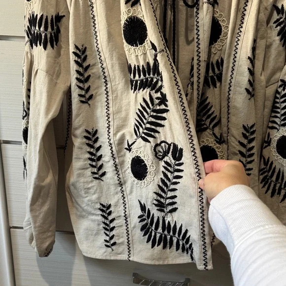 Zara Beige Peasant Blouse with Black Embroidery - Picture 5 of 8
